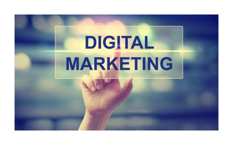 Fashion and Digital Marketing: Redefining Style in the Digital Era
