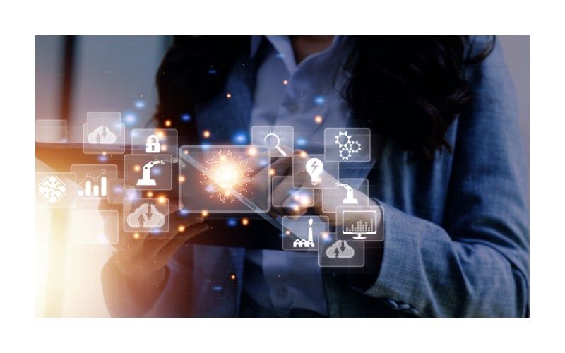 Fashion Brands and Digital Change: The Revolution in Style Marketing